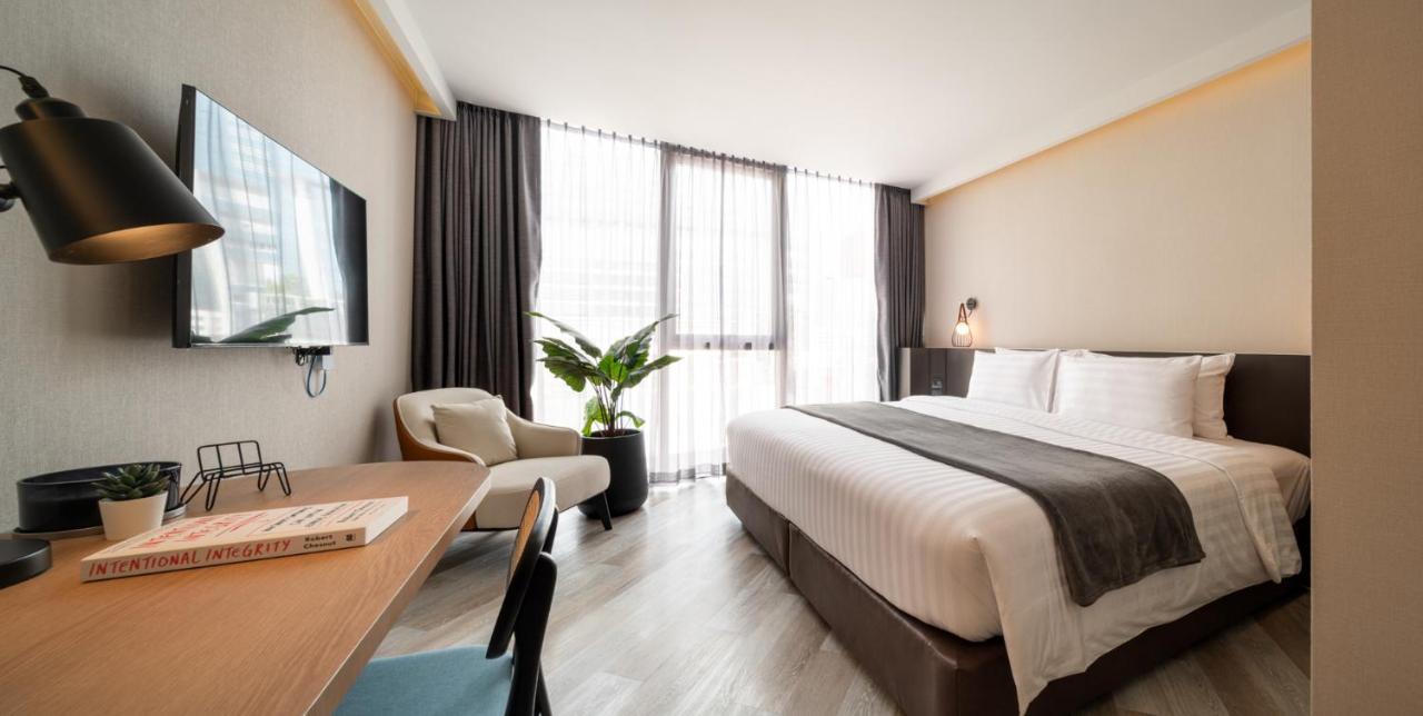 Seekers Finders Rama IV Hotel Surestay Collection By BW Bangkok Exterior photo
