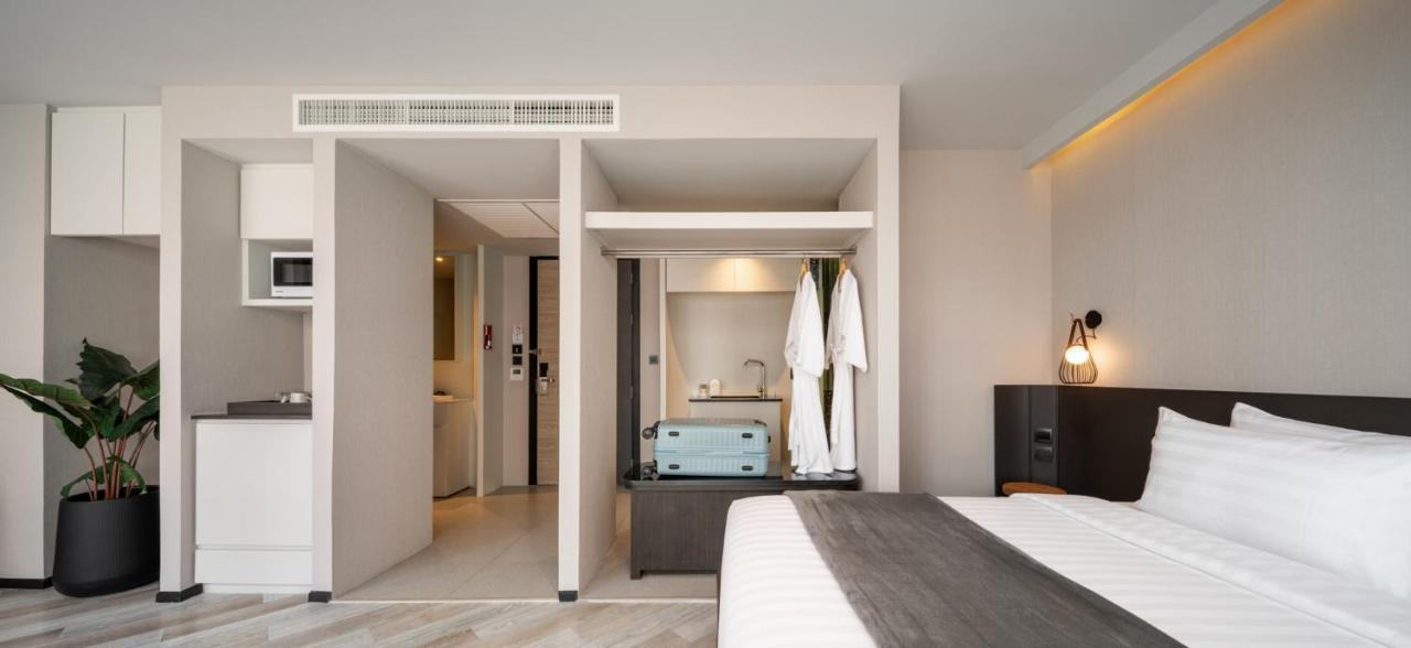 Seekers Finders Rama IV Hotel Surestay Collection By BW Bangkok Exterior photo