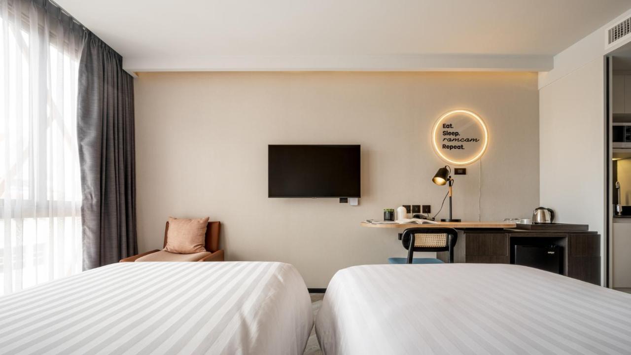Seekers Finders Rama IV Hotel Surestay Collection By BW Bangkok Exterior photo